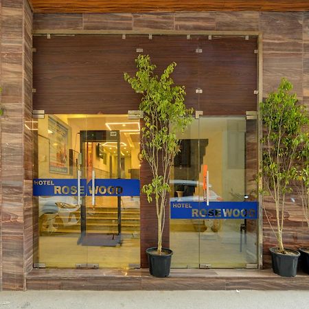 Rosewood Suites A Family Hotel Near Delhi Airport New Delhi Luaran gambar