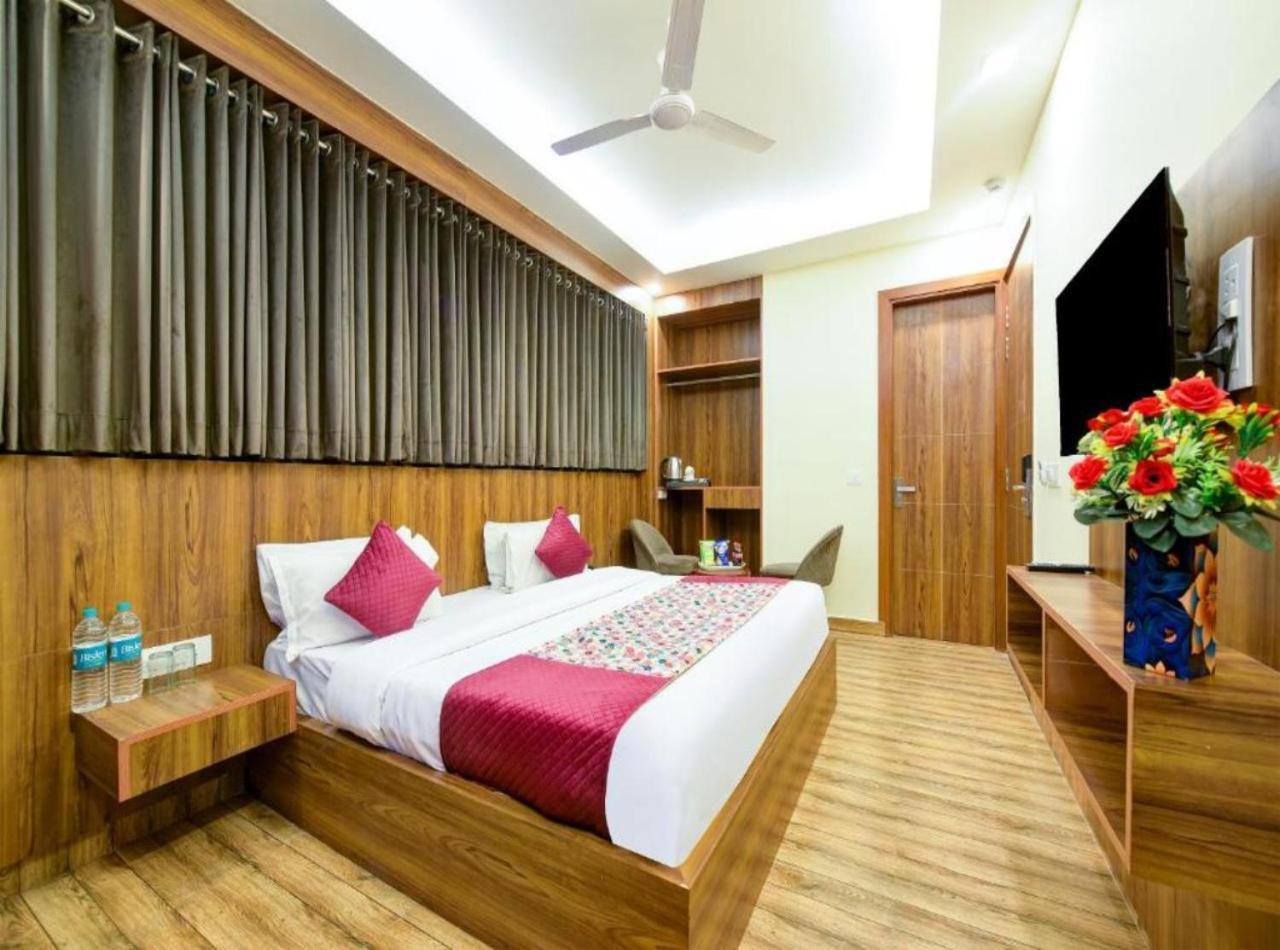 Rosewood Suites A Family Hotel Near Delhi Airport New Delhi Luaran gambar