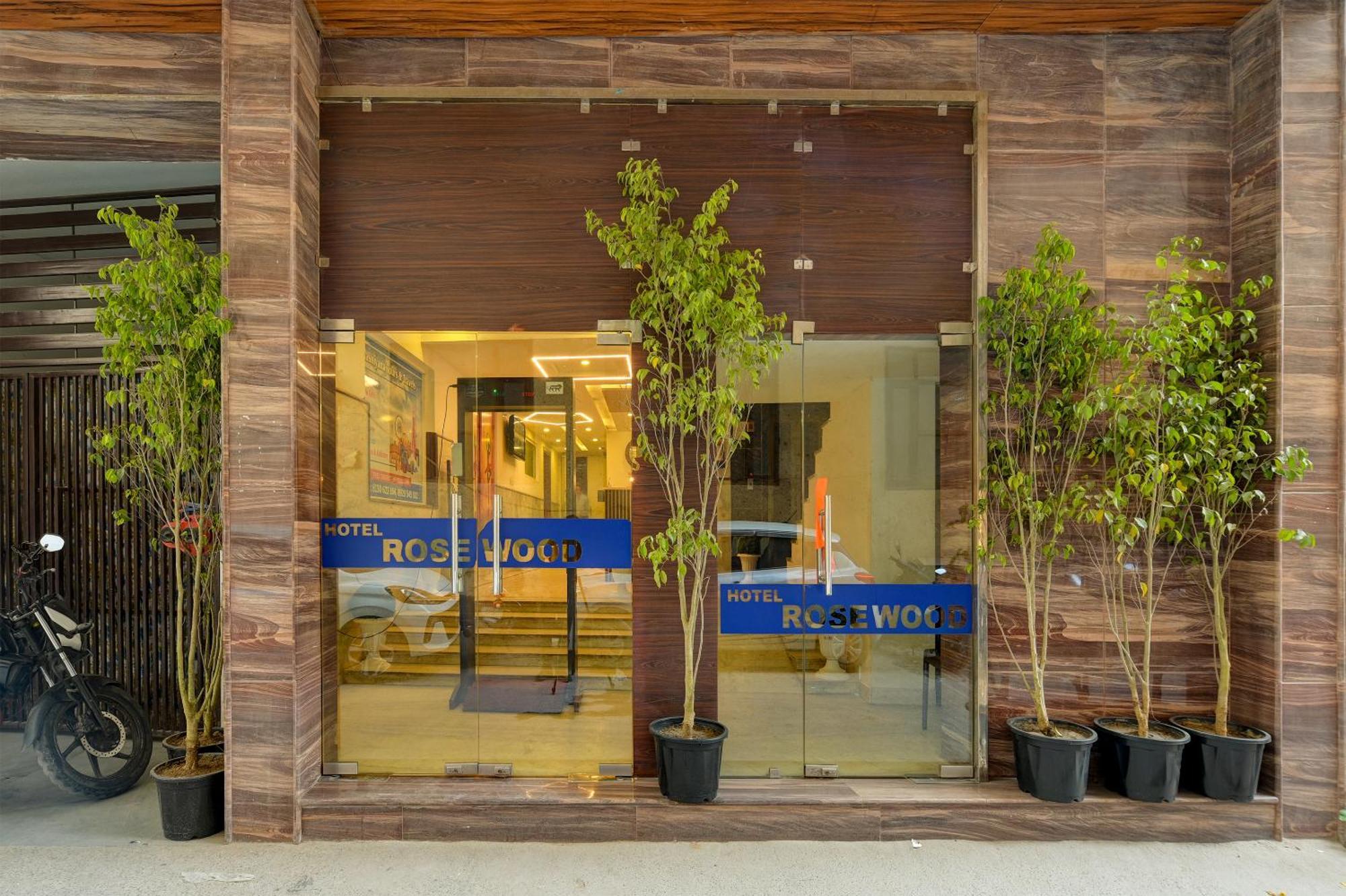 Rosewood Suites A Family Hotel Near Delhi Airport New Delhi Luaran gambar